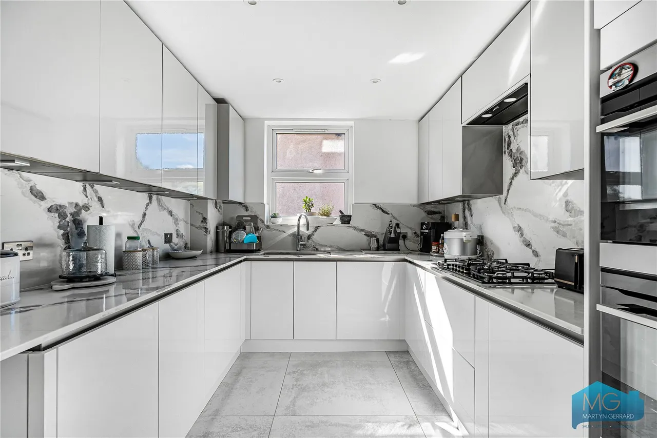Hendon Lane, London, N3, photo 4
