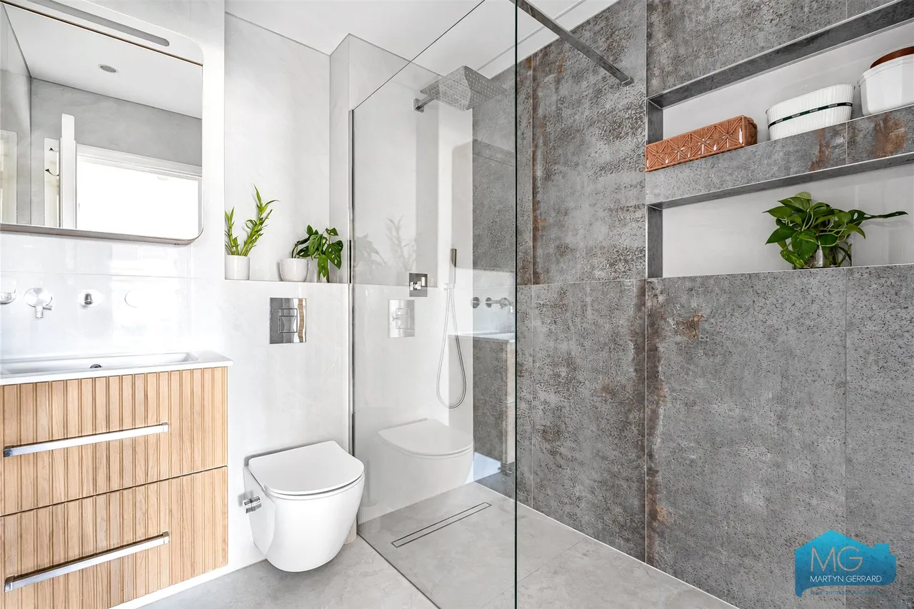 Hendon Lane, London, N3, photo 13