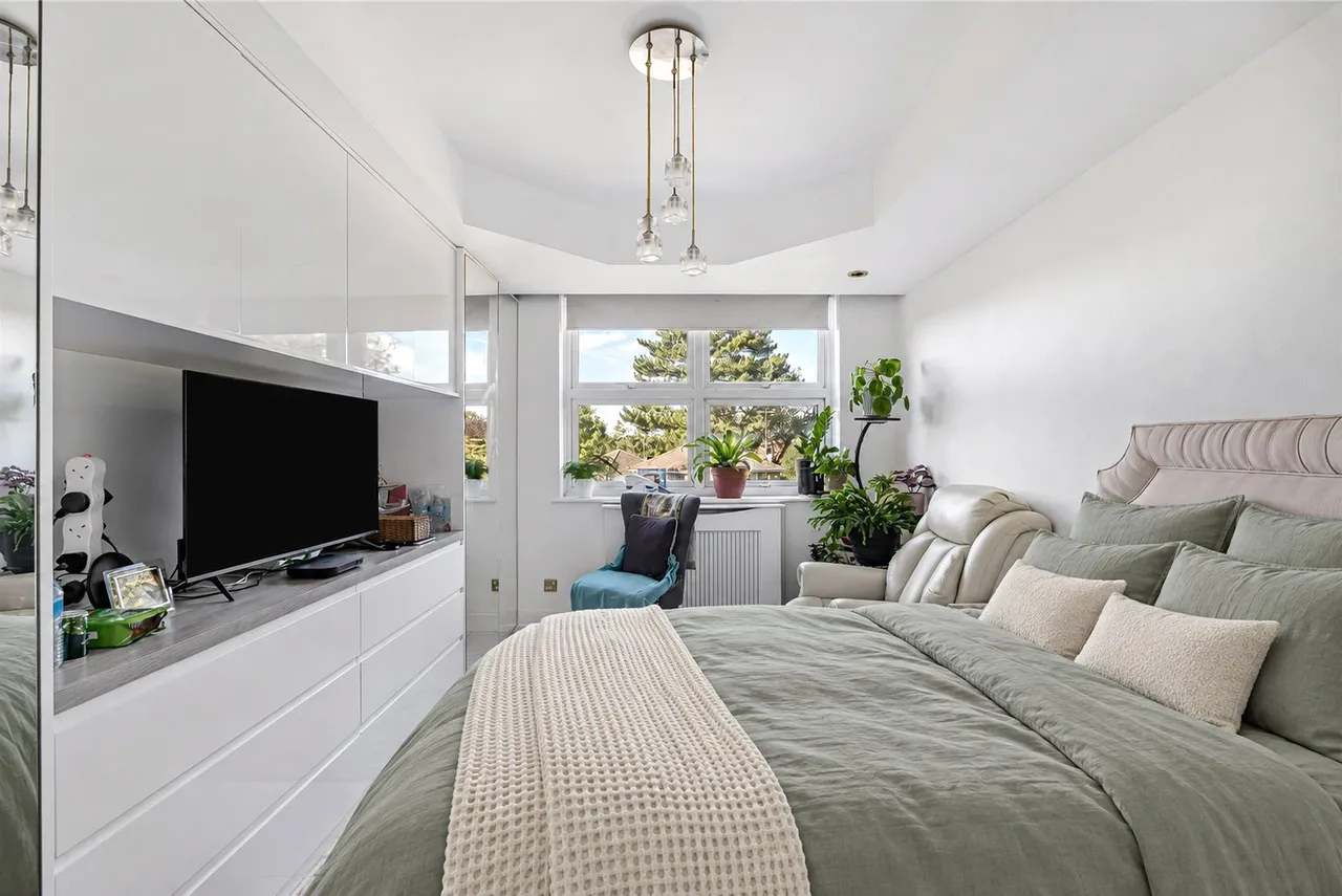Hendon Lane, London, N3, photo 8