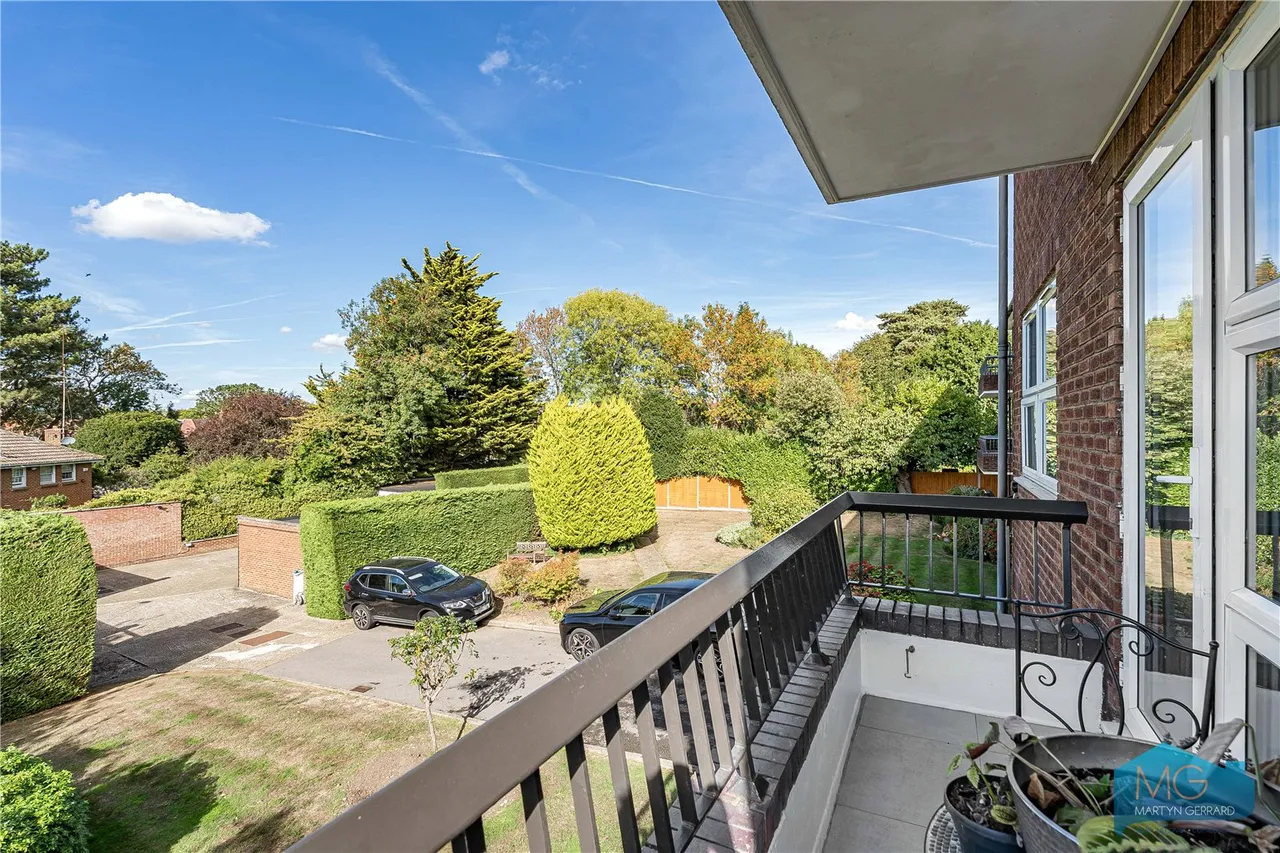 Hendon Lane, London, N3, photo 15