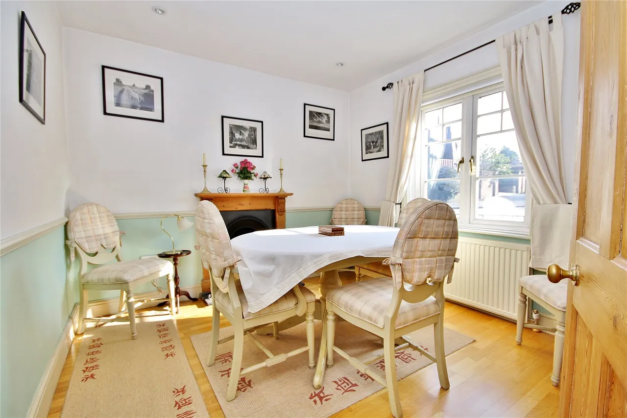Westfield Road, Westfield, GU22, photo 5