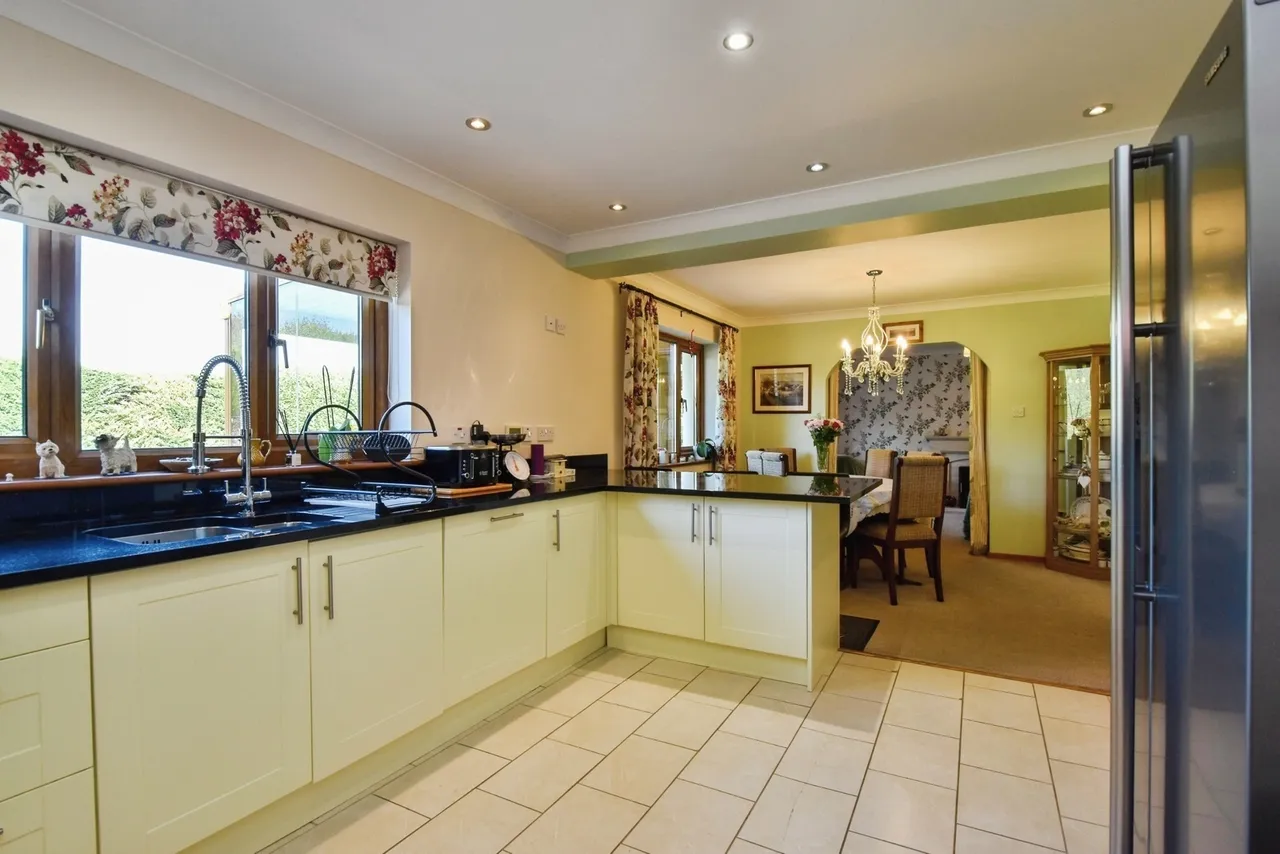 Pantyblodau Road, Blaenau, SA18, photo 8