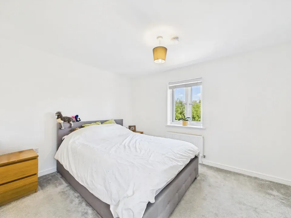 Pelling Way, Broadbridge Heath, photo 12