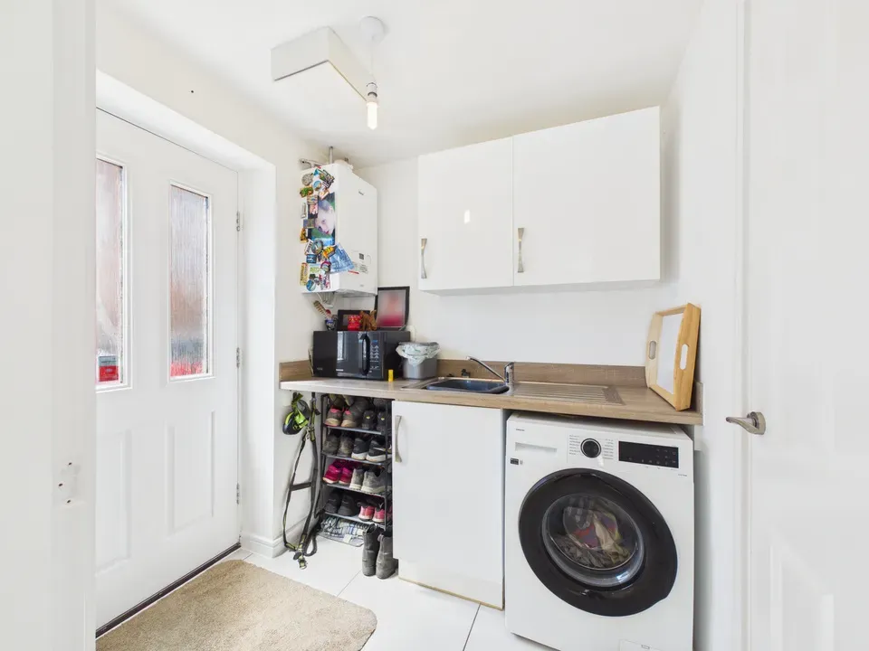 Pelling Way, Broadbridge Heath, photo 6