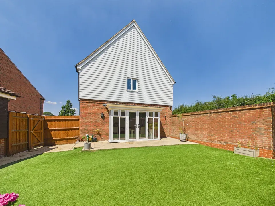 Pelling Way, Broadbridge Heath, photo 18