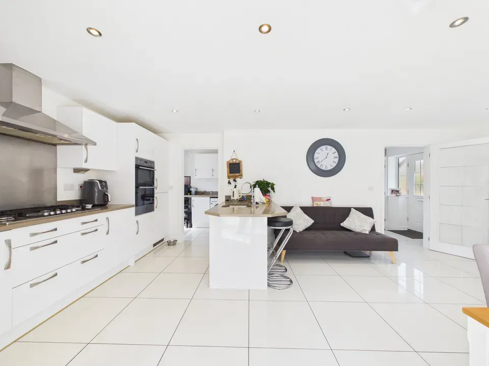 Pelling Way, Broadbridge Heath, photo 14