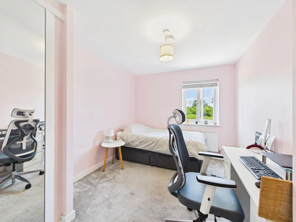 Pelling Way, Broadbridge Heath, photo 7
