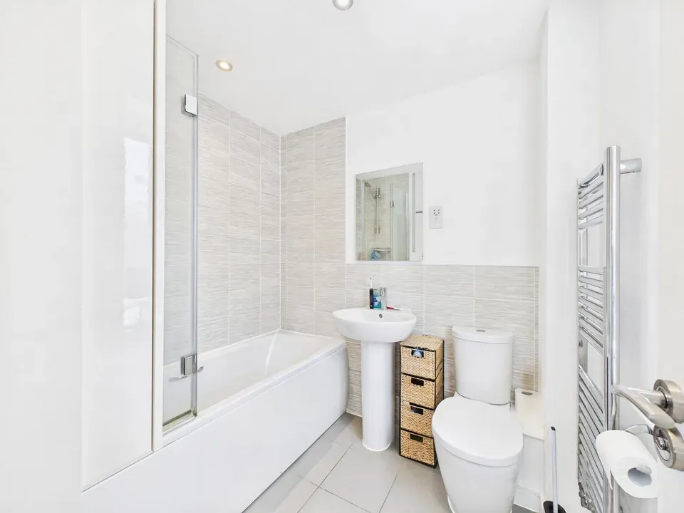 Pelling Way, Broadbridge Heath, photo 8