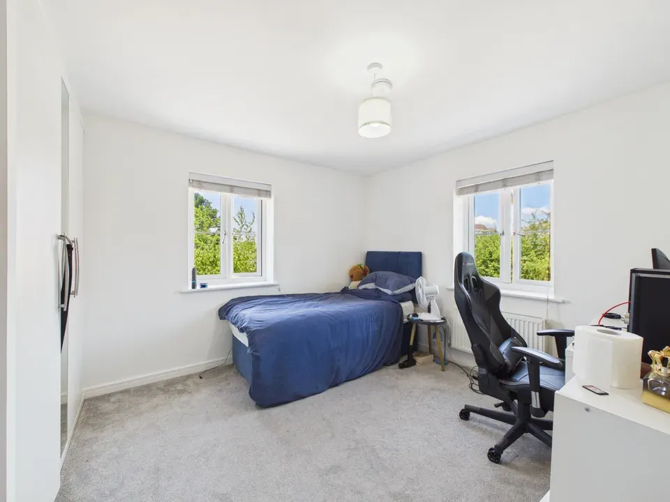 Pelling Way, Broadbridge Heath, photo 9