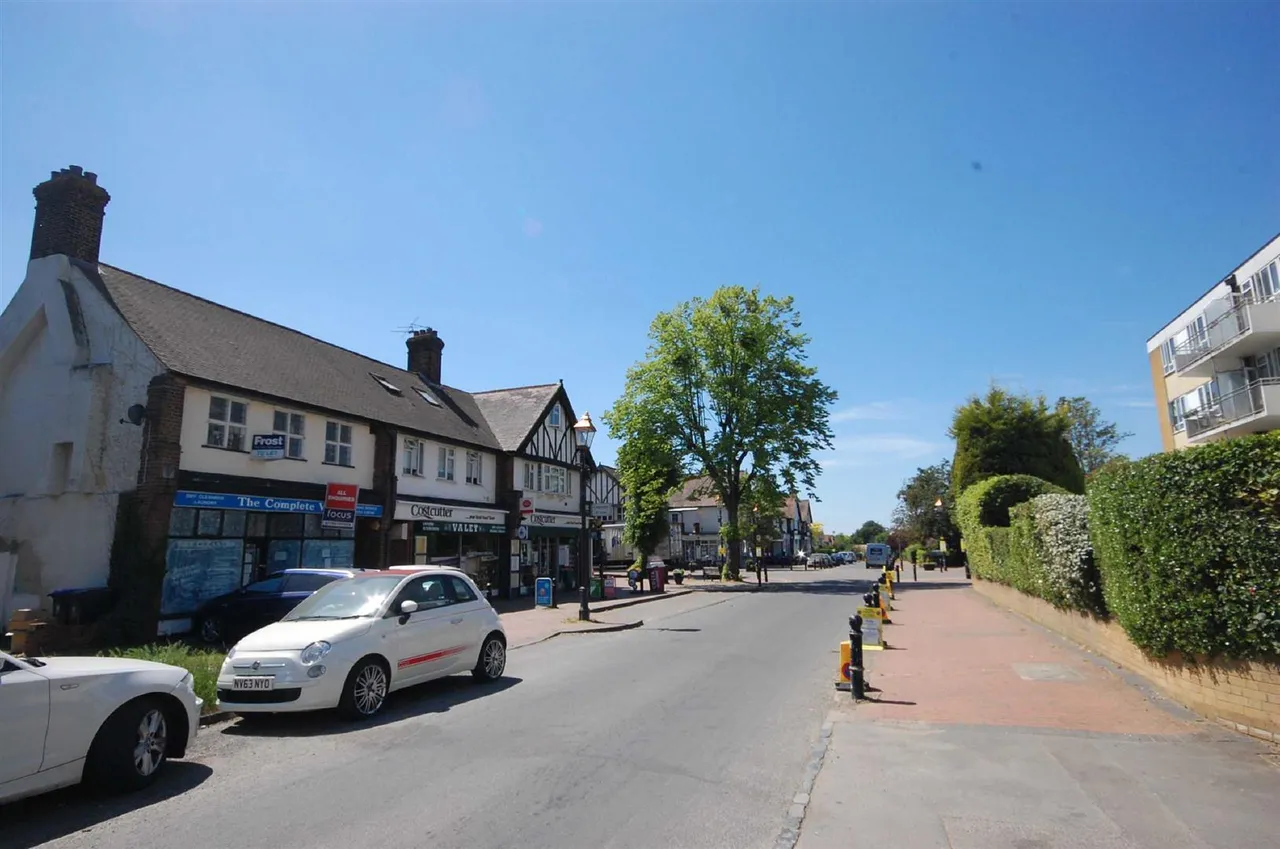 Bathurst Walk, Iver, SL0 9DQ, photo 7