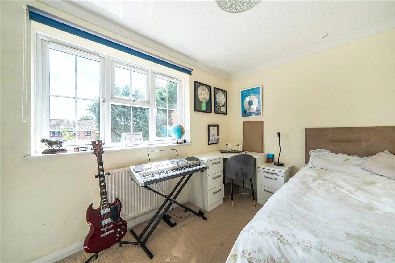 Hurlands Place, Farnham, Surrey, GU9, photo 6