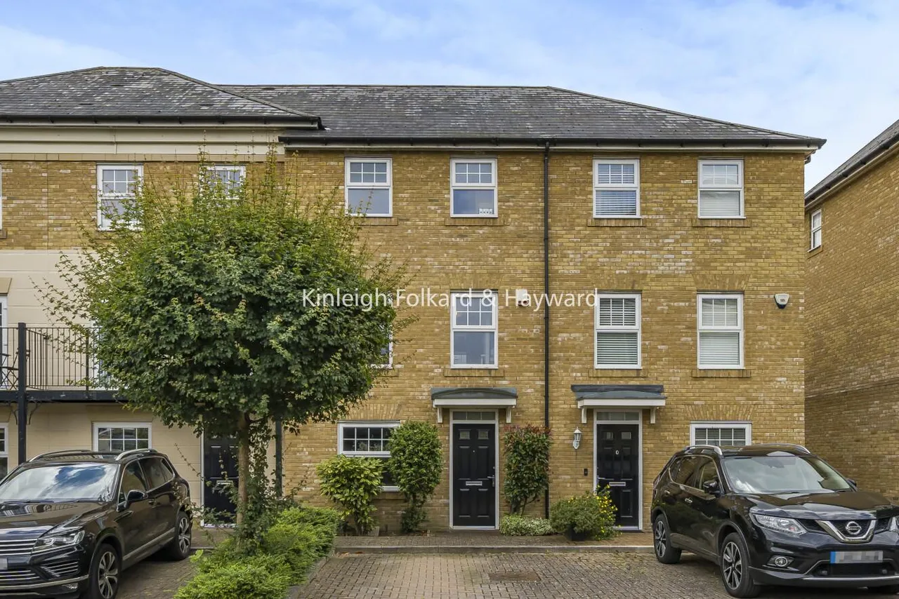 4 bed house for sale — Hawksmoor Grove, Bromley, Kent, BR2