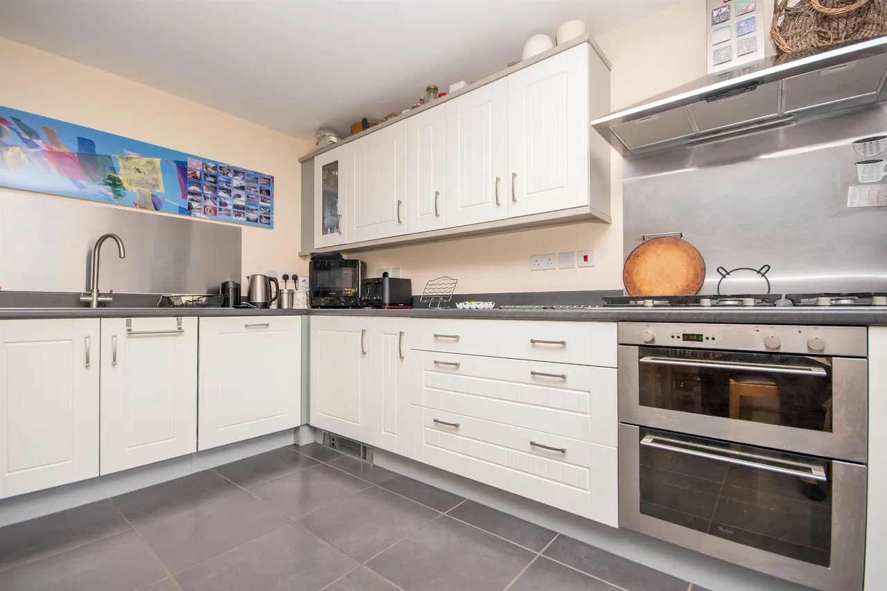 Thistle Drive, Kettering, NN14, photo 8