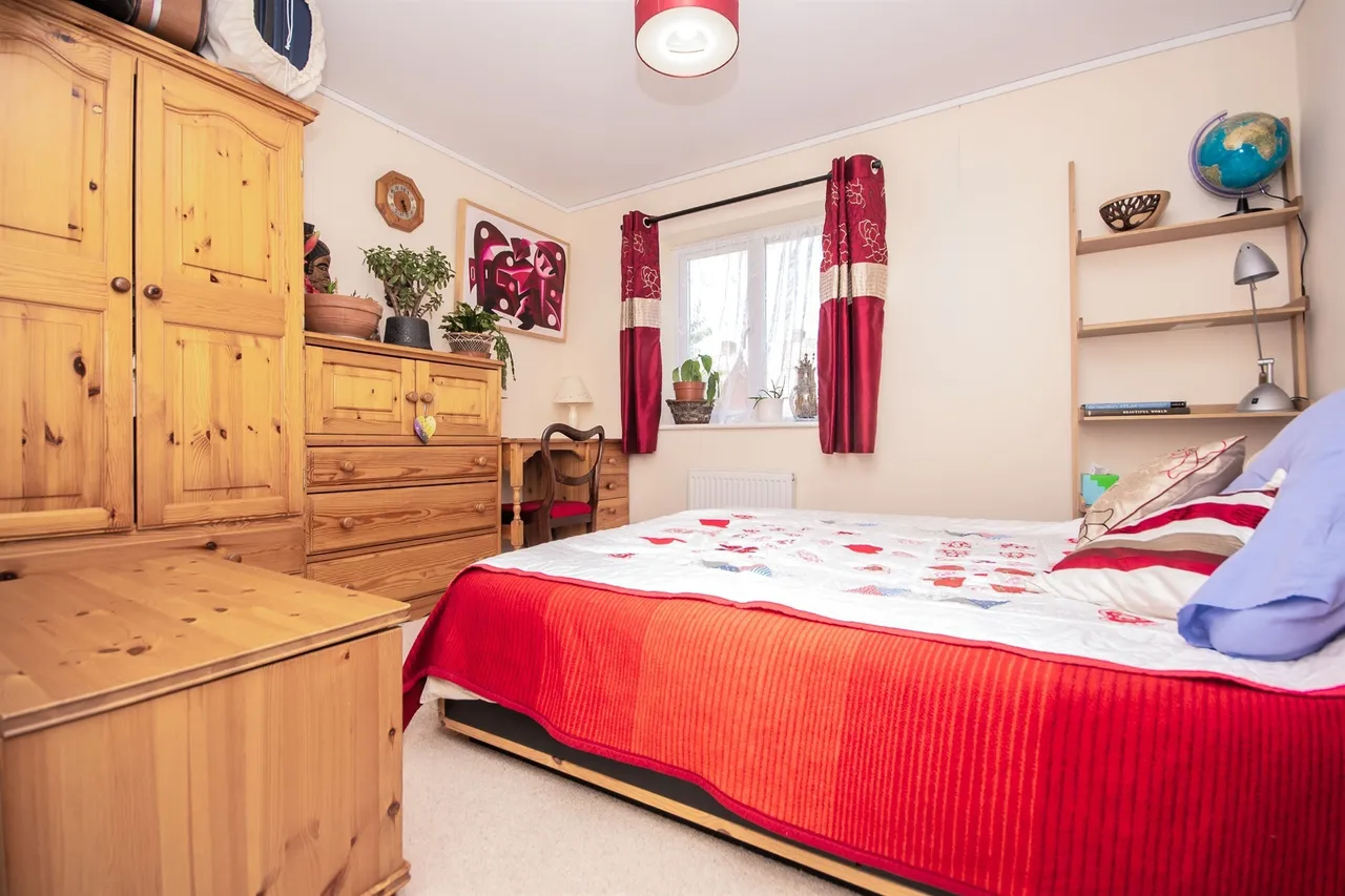 Thistle Drive, Kettering, NN14, photo 14