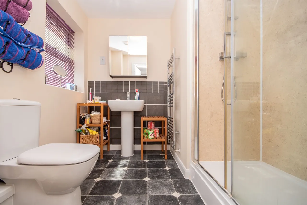 Thistle Drive, Kettering, NN14, photo 12