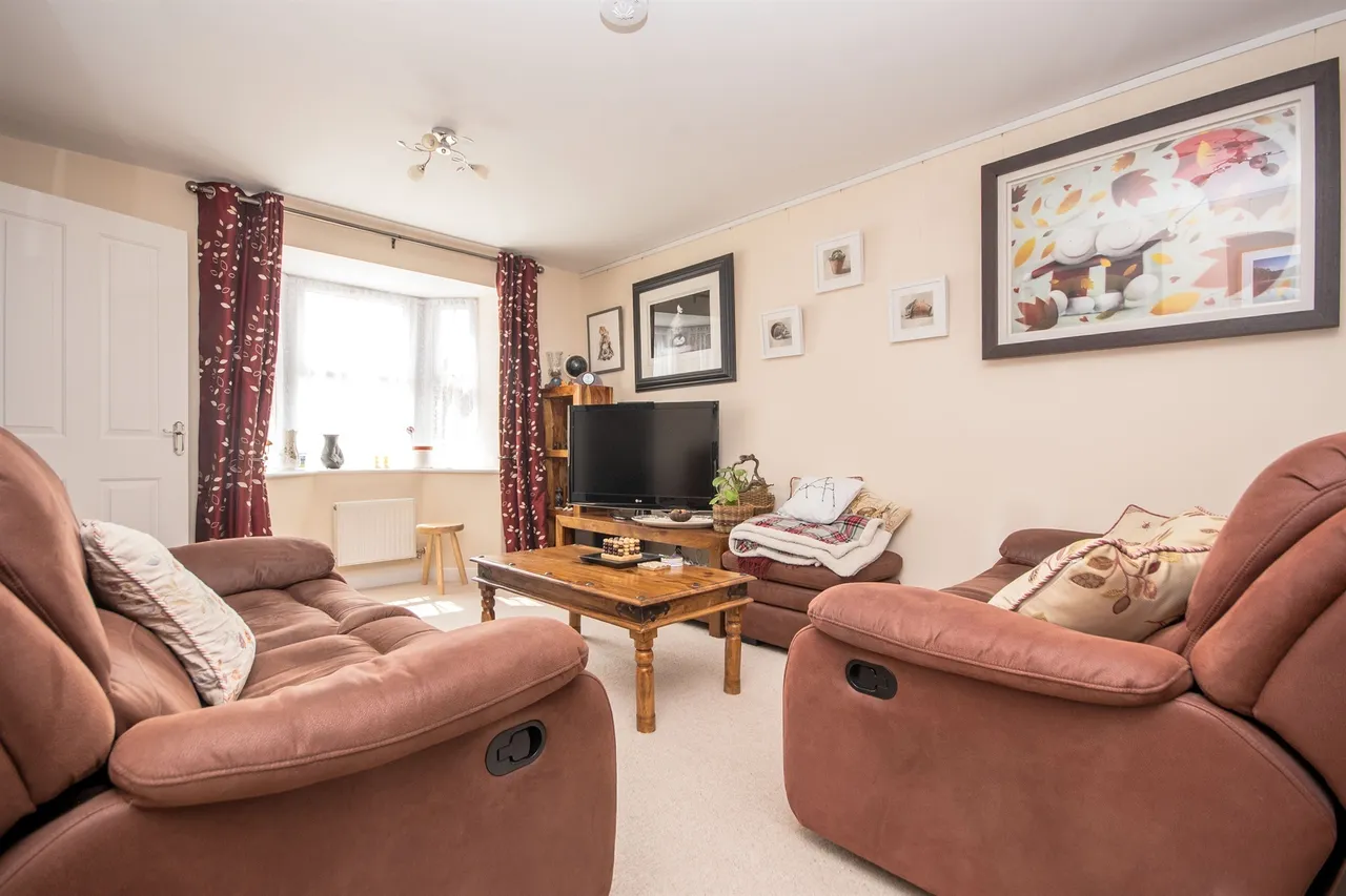 Thistle Drive, Kettering, NN14, photo 4
