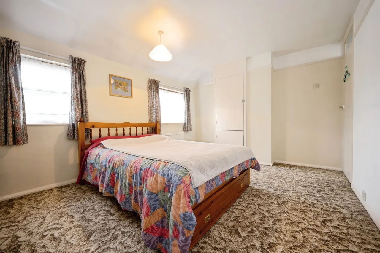Carrington Crescent, Wendover, HP22, photo 13