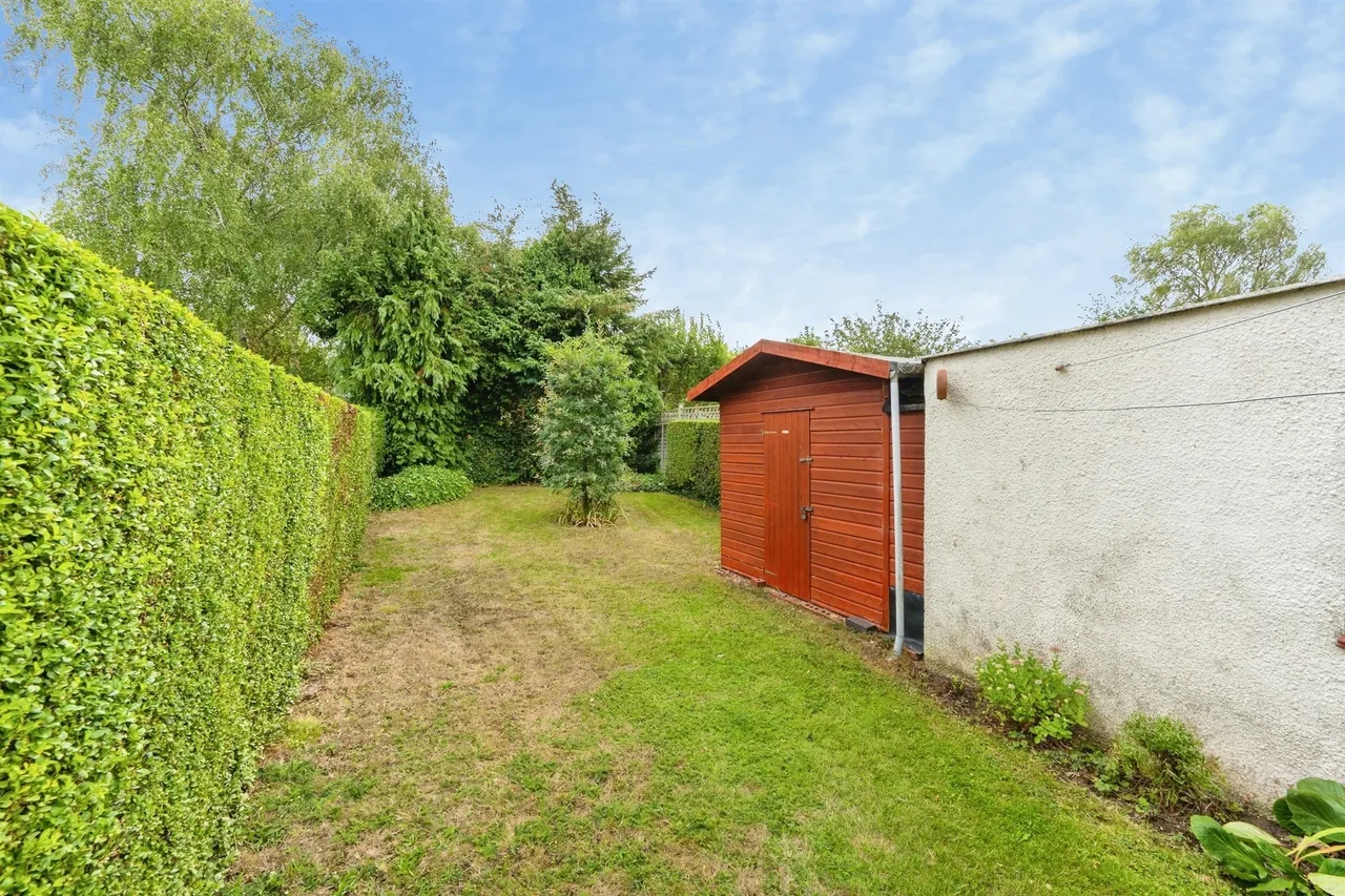 Carrington Crescent, Wendover, HP22, photo 10
