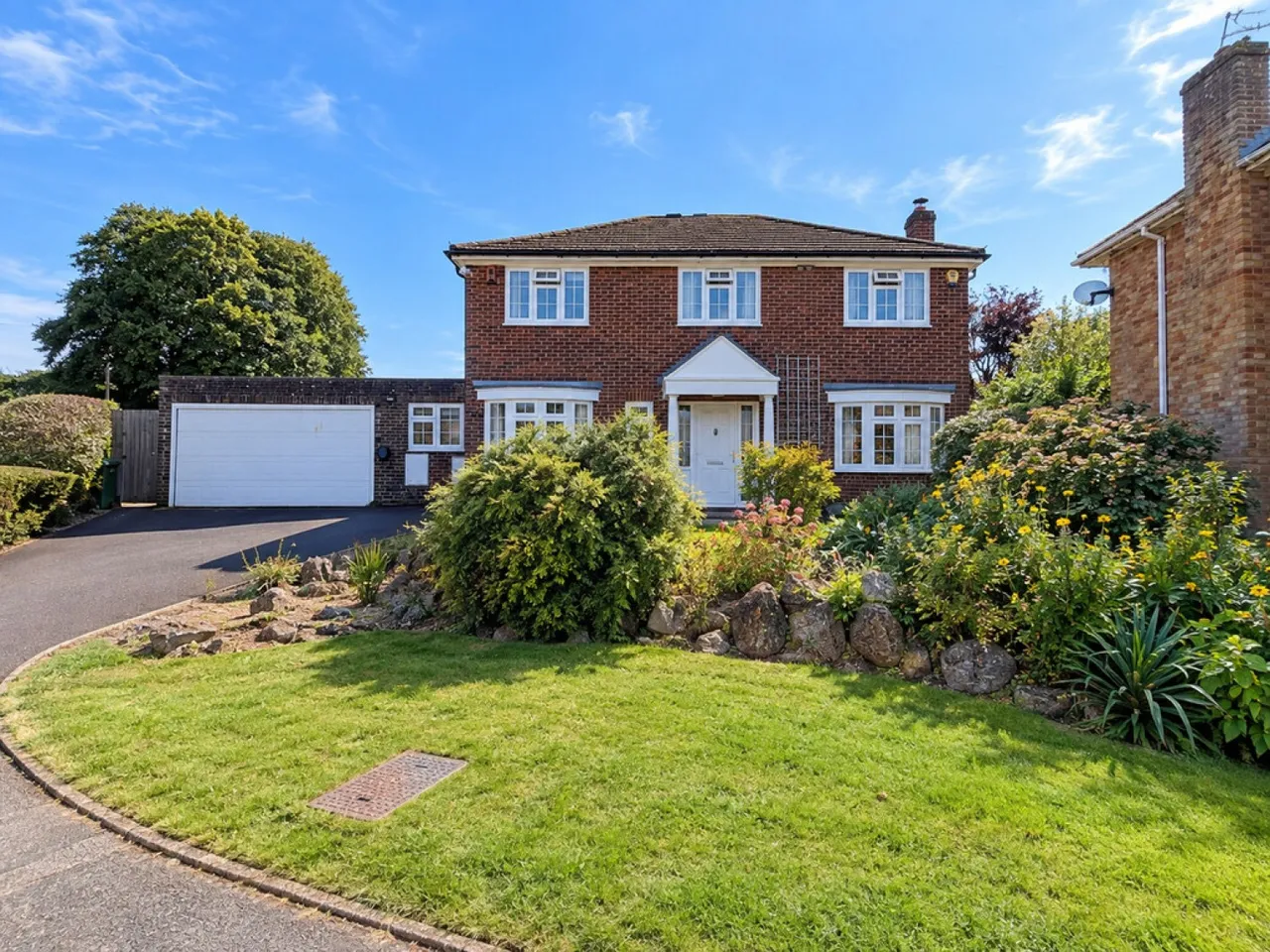 4 bed house to rent — Old Basing