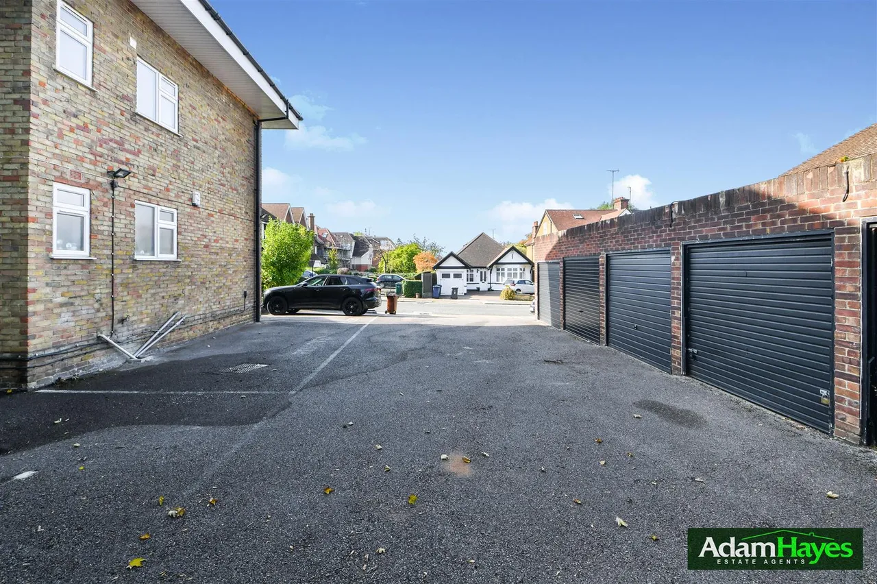 Hendon Lane, Finchley, N3, photo 12