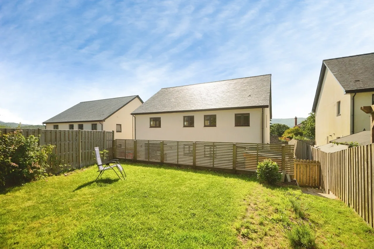 Bryniau Hendre, Penrhyndeudraeth, LL48, photo 7