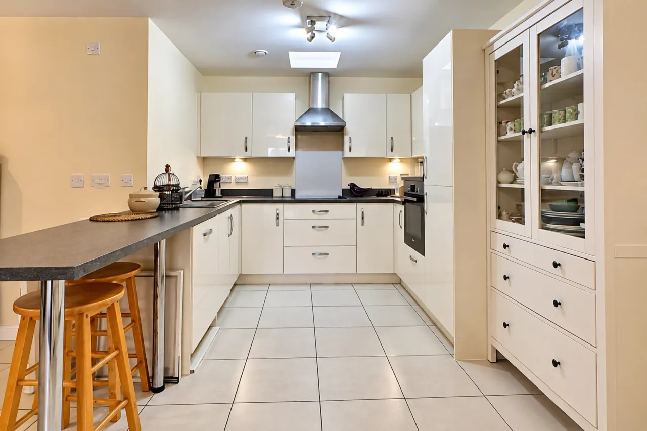 Cedar Avenue, Alsager, photo 4