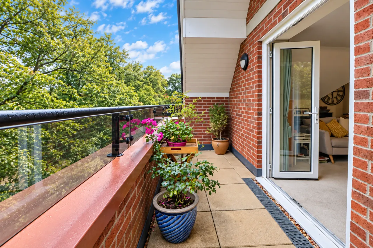 Cedar Avenue, Alsager, photo 2