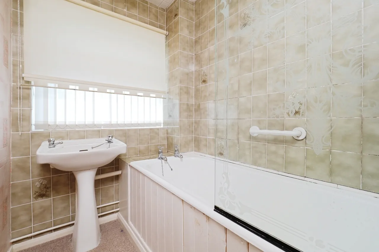 Manor Farm Lane, Clifton, Nottingham, NG11, photo 11