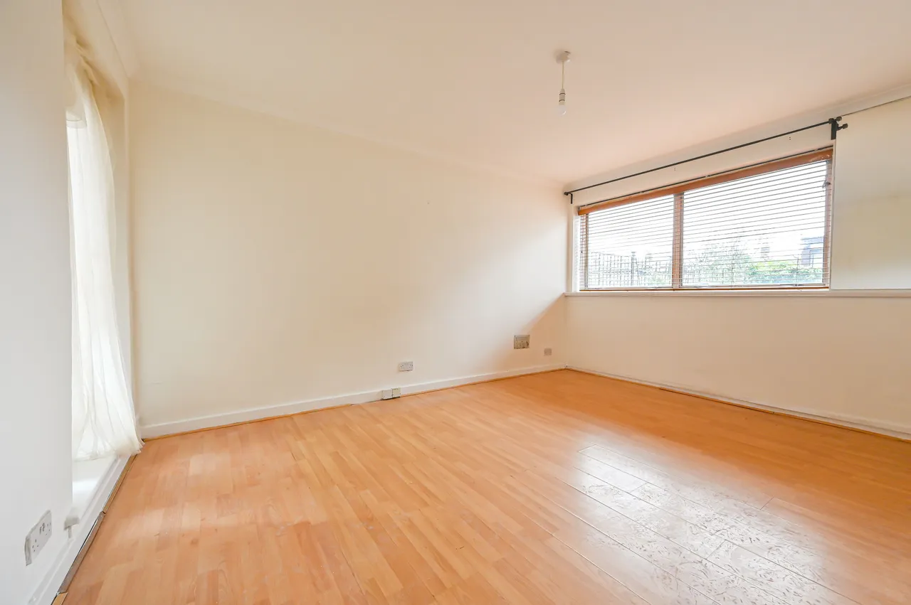 2 bed flat to rent, London, SW11