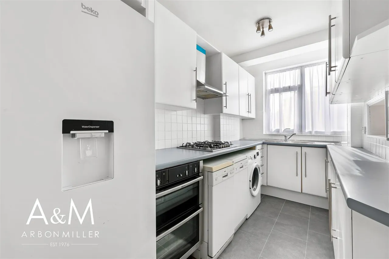 Ashurst Drive, Gants Hill, IG2, photo 7