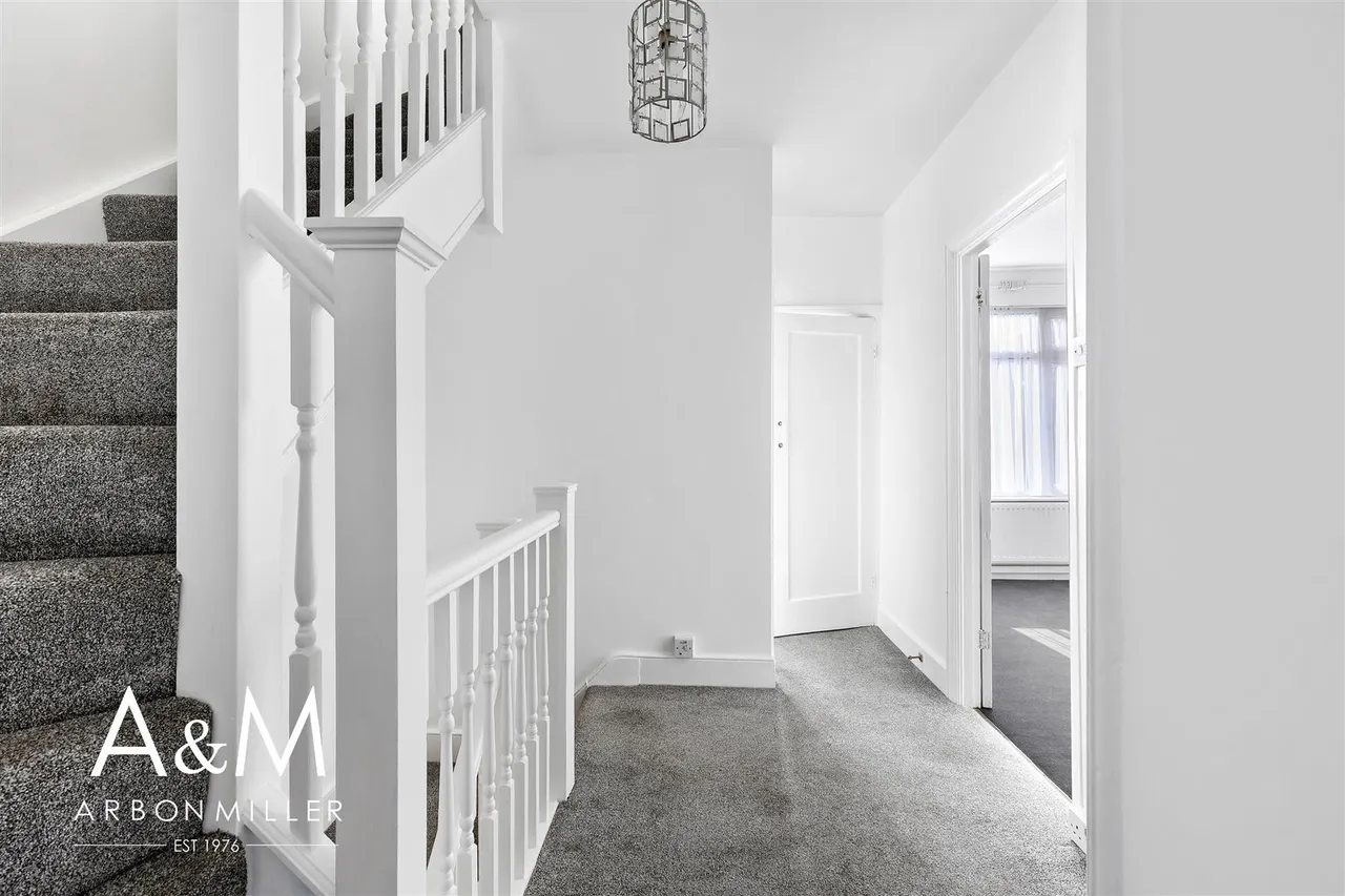 Ashurst Drive, Gants Hill, IG2, photo 12