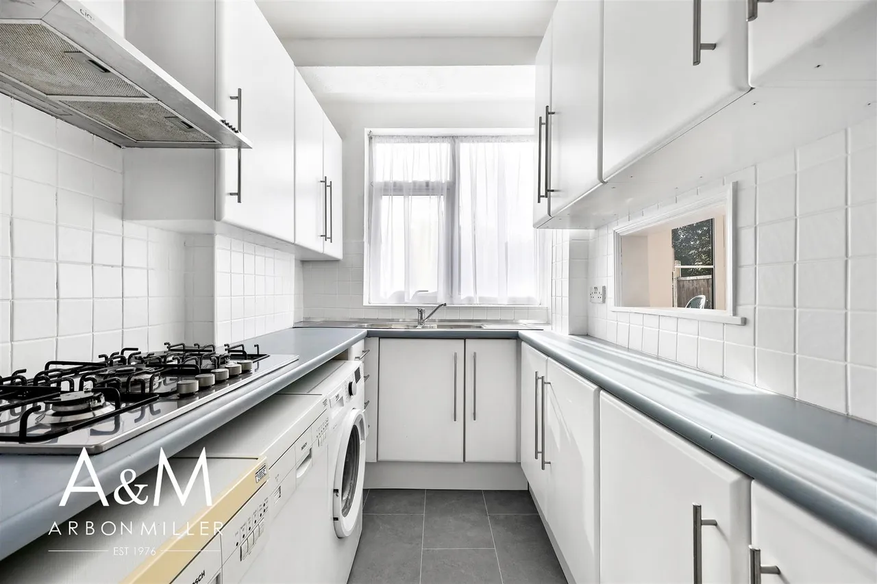 Ashurst Drive, Gants Hill, IG2, photo 8