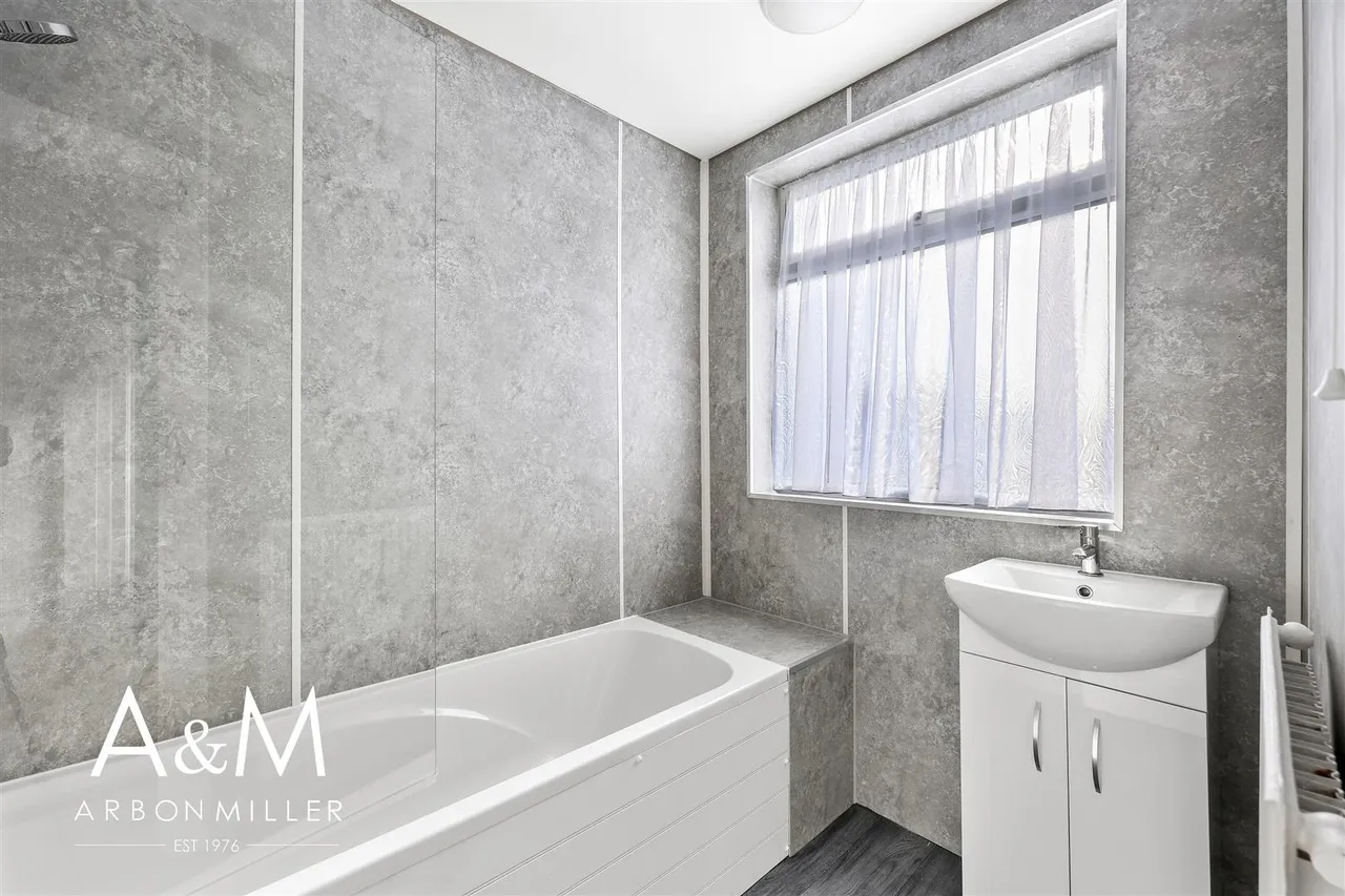 Ashurst Drive, Gants Hill, IG2, photo 17
