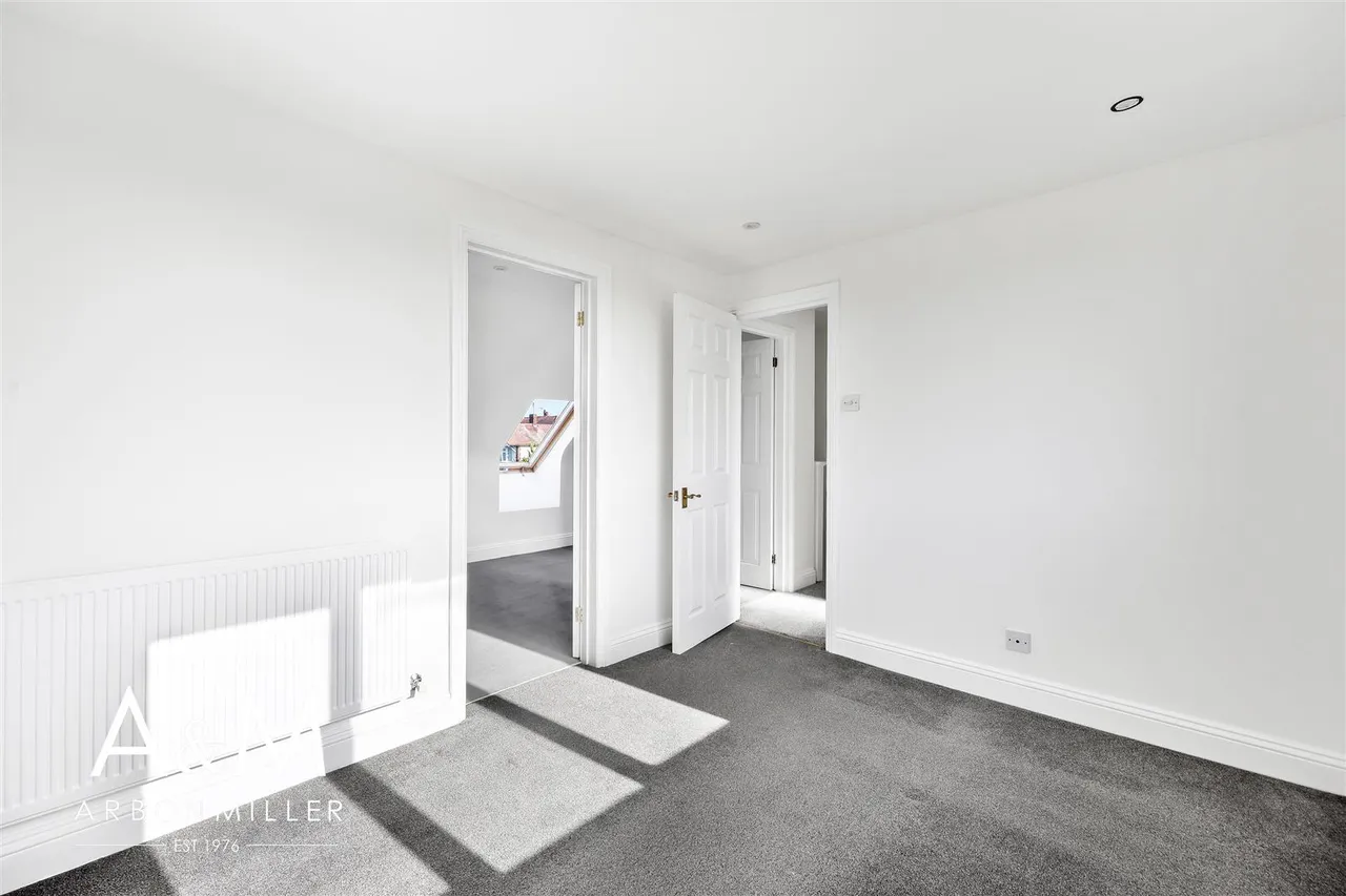 Ashurst Drive, Gants Hill, IG2, photo 19