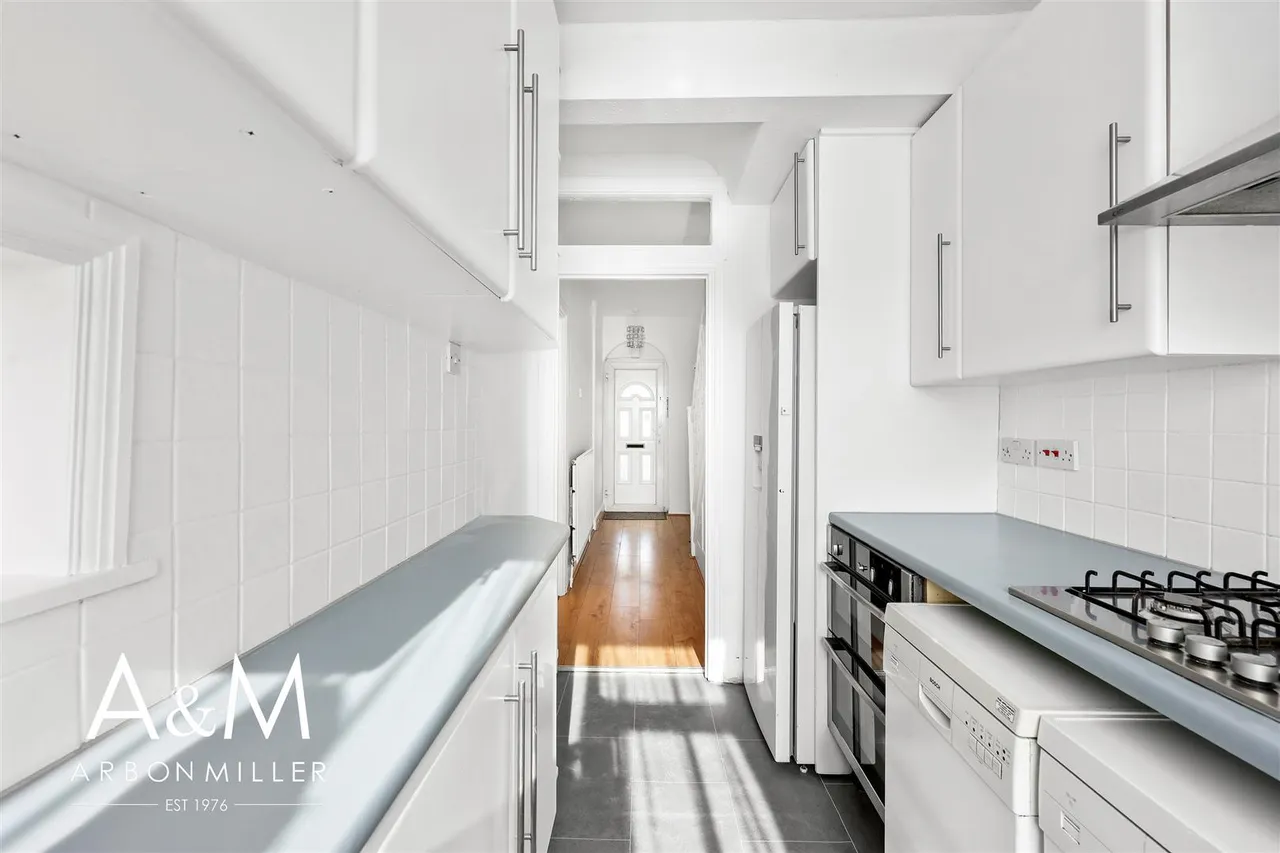 Ashurst Drive, Gants Hill, IG2, photo 9