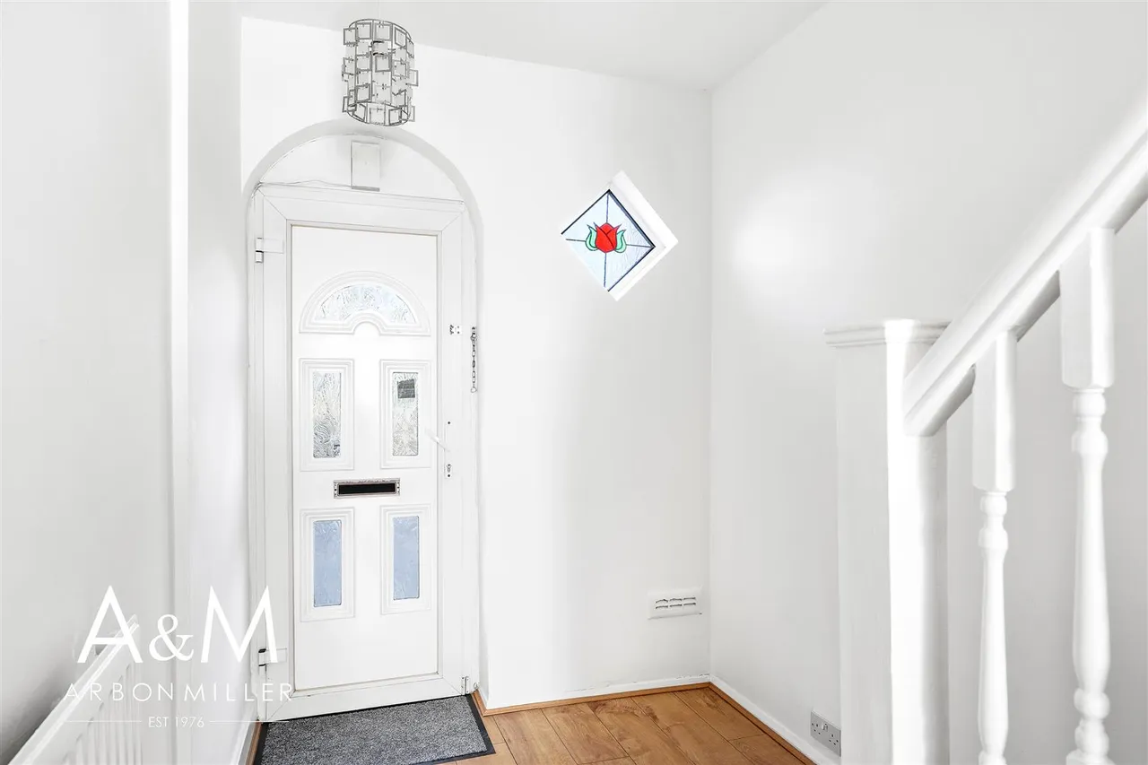 Ashurst Drive, Gants Hill, IG2, photo 10