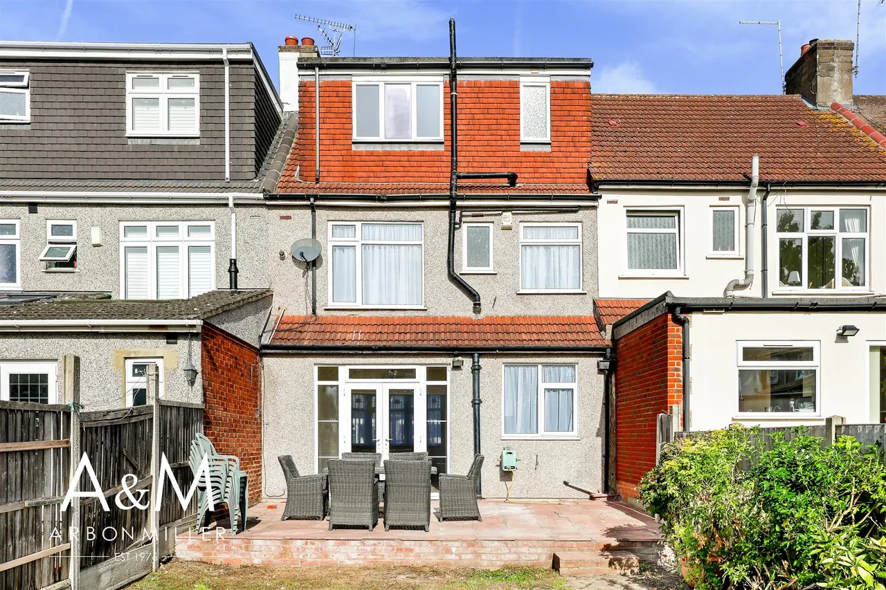 Ashurst Drive, Gants Hill, IG2, photo 24