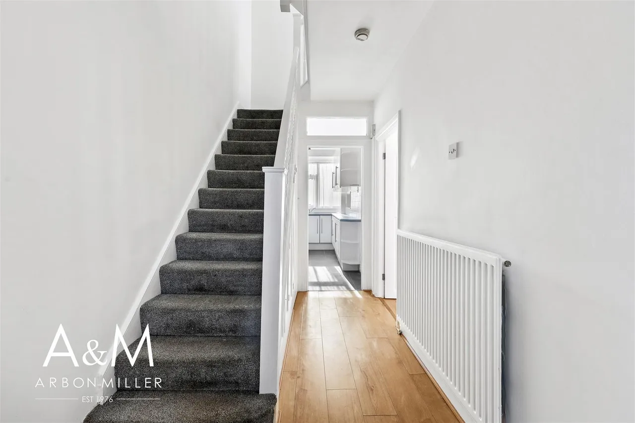 Ashurst Drive, Gants Hill, IG2, photo 11