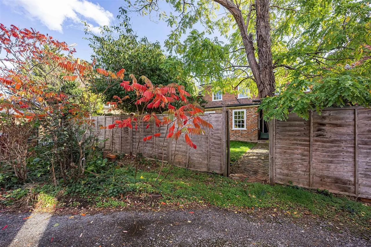 Surley Row, Emmer Green, RG4, photo 21