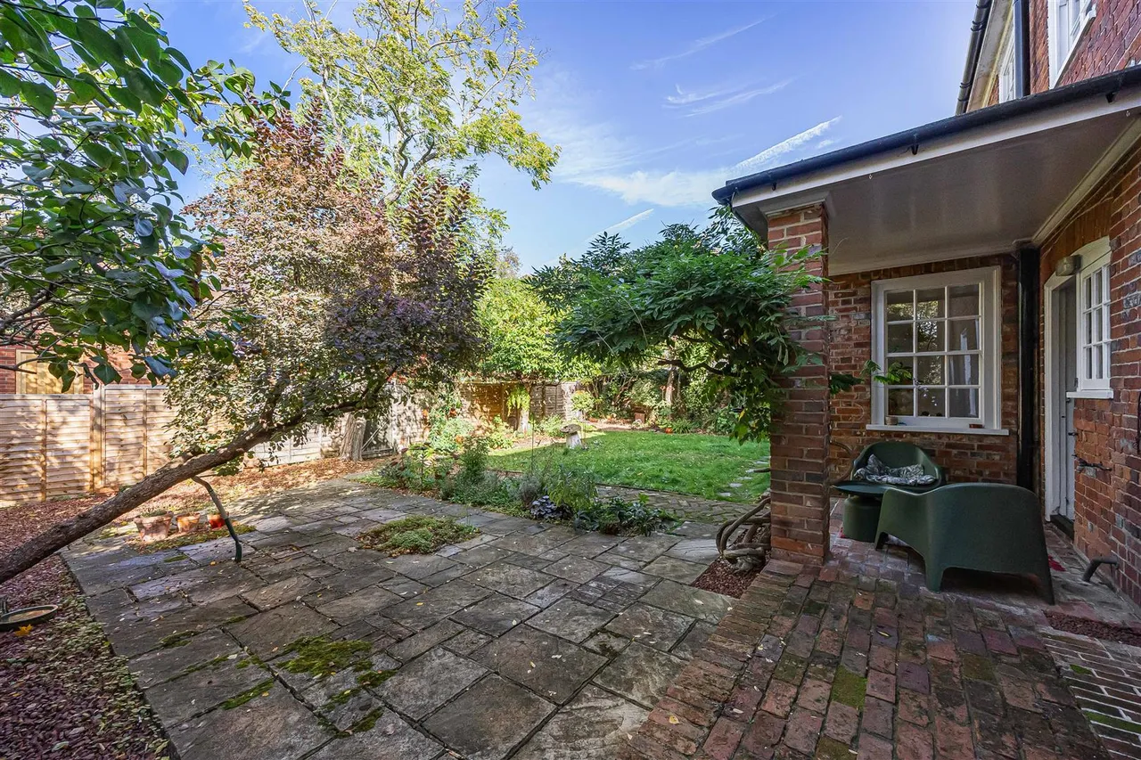 Surley Row, Emmer Green, RG4, photo 28