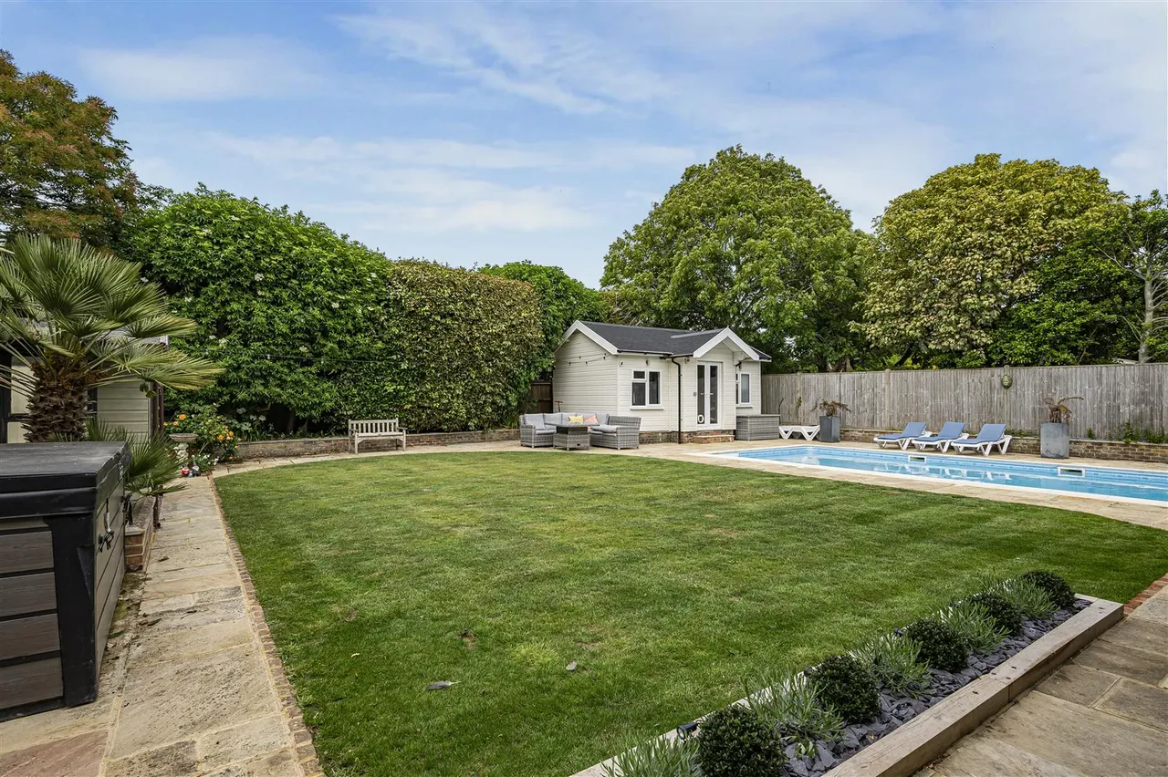 Cuckmere Road, Seaford, photo 36
