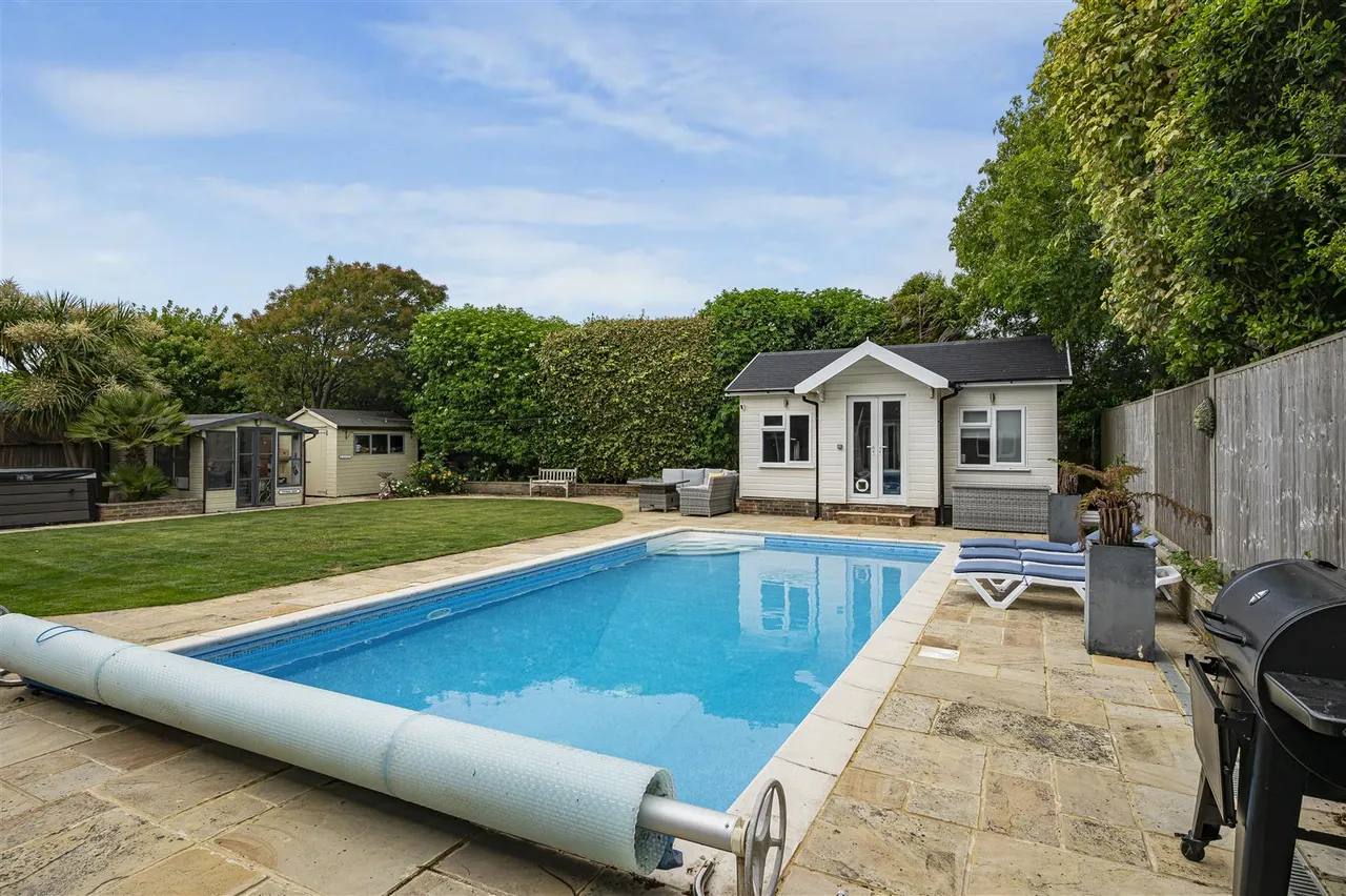 Cuckmere Road, Seaford, photo 37