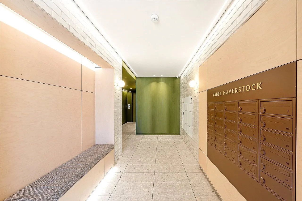 Haverstock Hill, London, NW3, photo 13