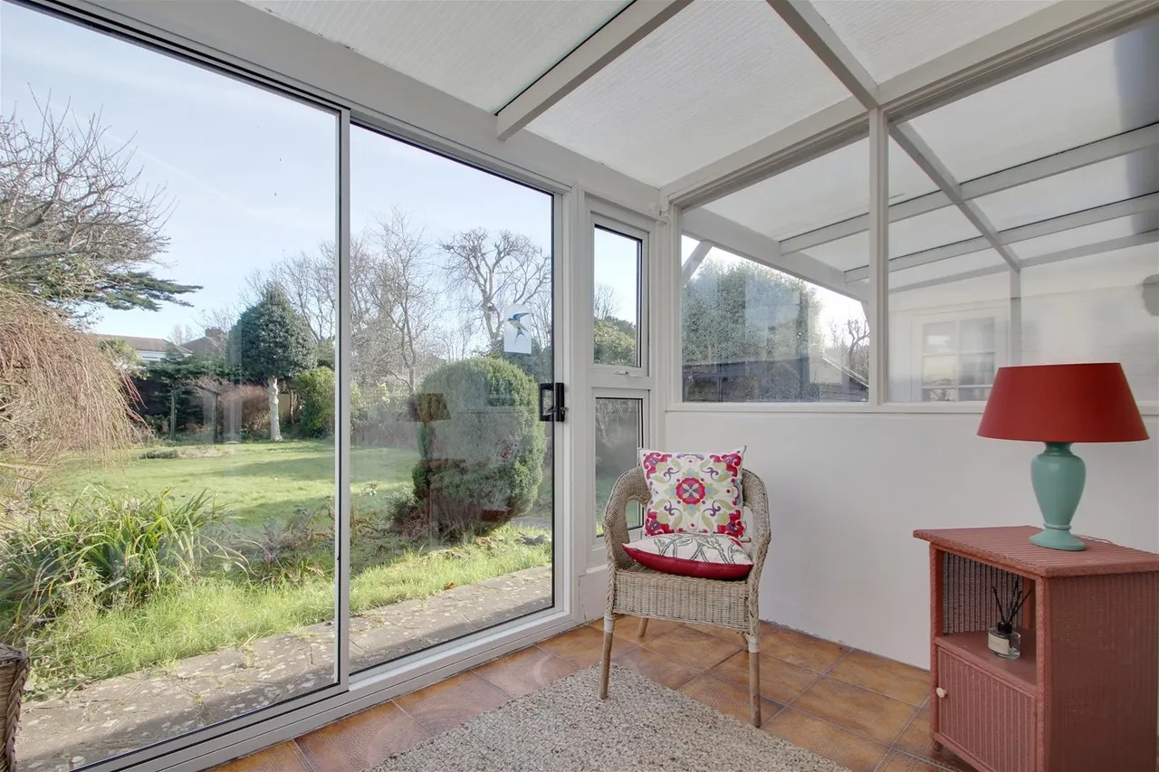 Compton Avenue, Goring-By-Sea, Worthing, photo 12