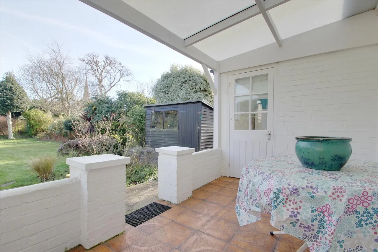 Compton Avenue, Goring-By-Sea, Worthing, photo 15