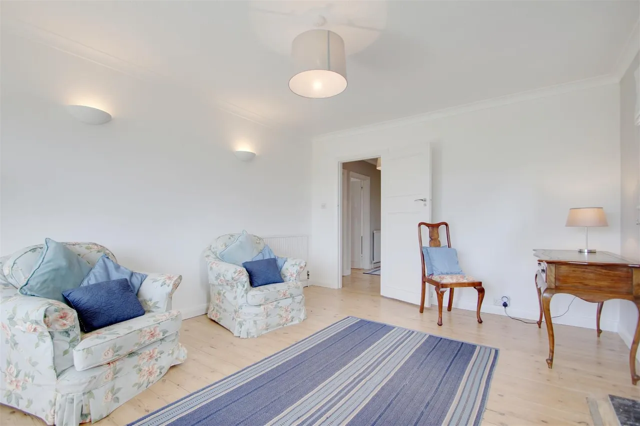 Compton Avenue, Goring-By-Sea, Worthing, photo 3