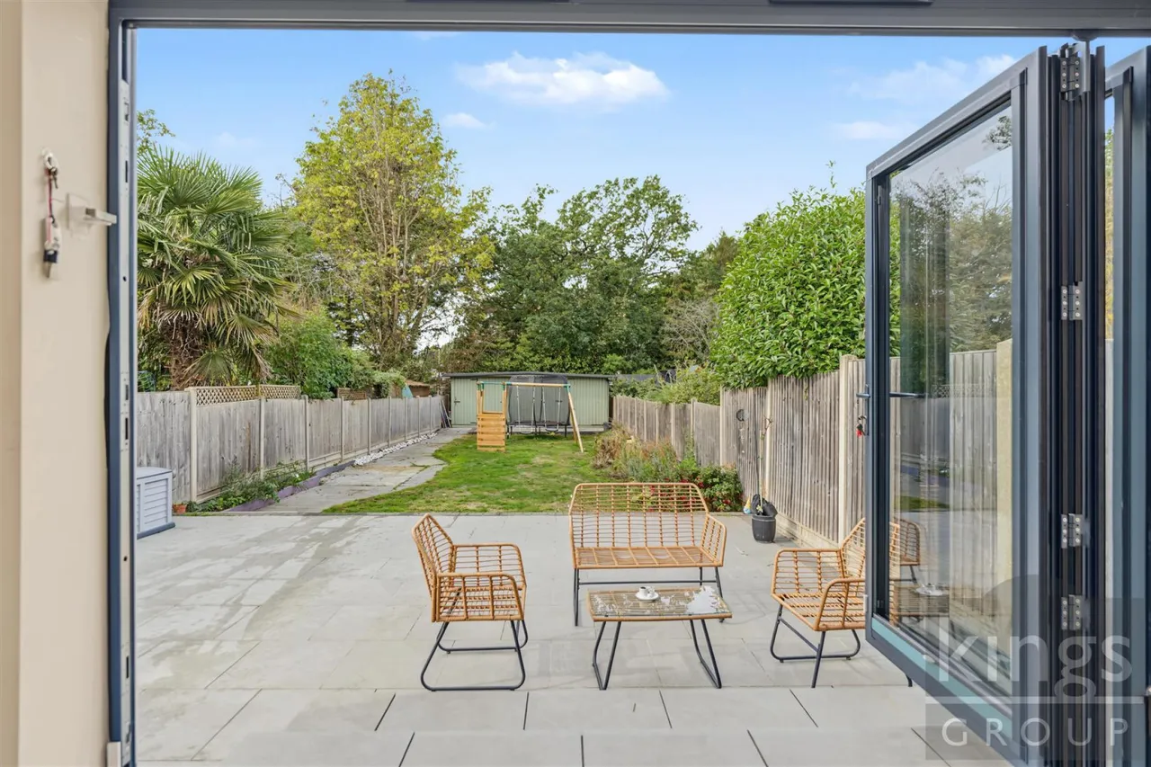 St. Leonards Road, Nazeing, photo 17