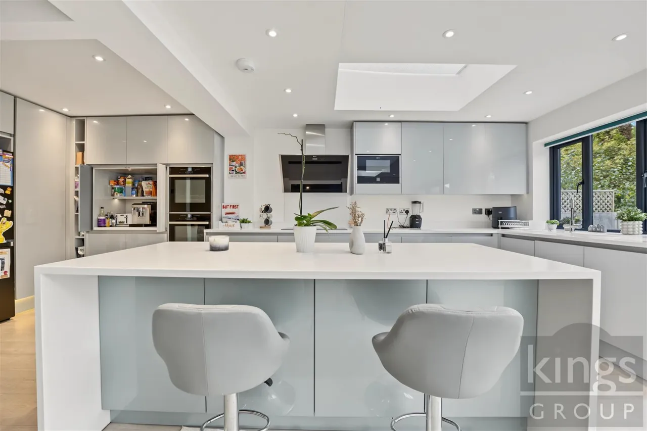 St. Leonards Road, Nazeing, photo 16