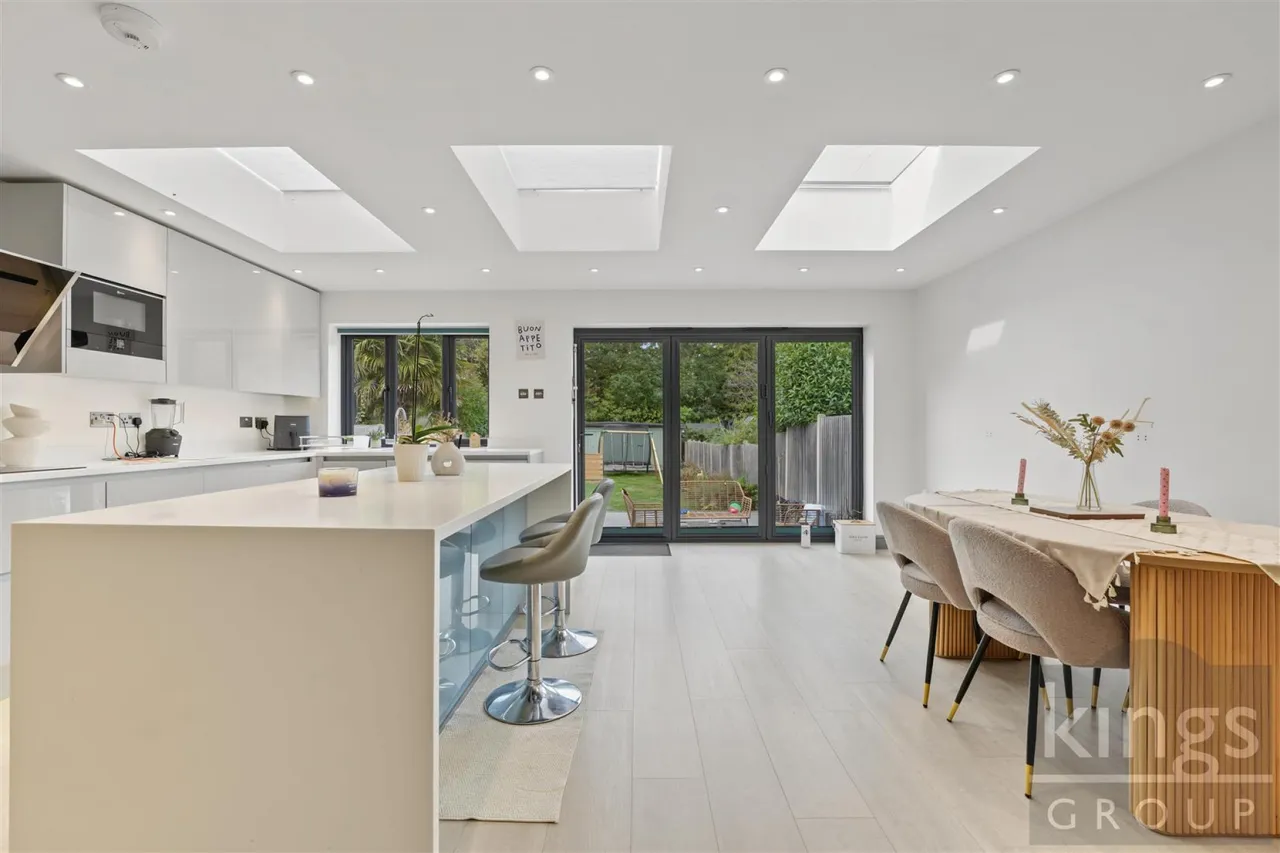 St. Leonards Road, Nazeing, photo 11