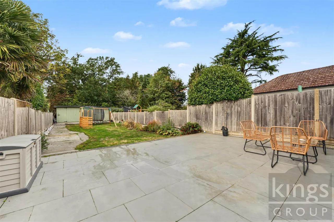 St. Leonards Road, Nazeing, photo 8